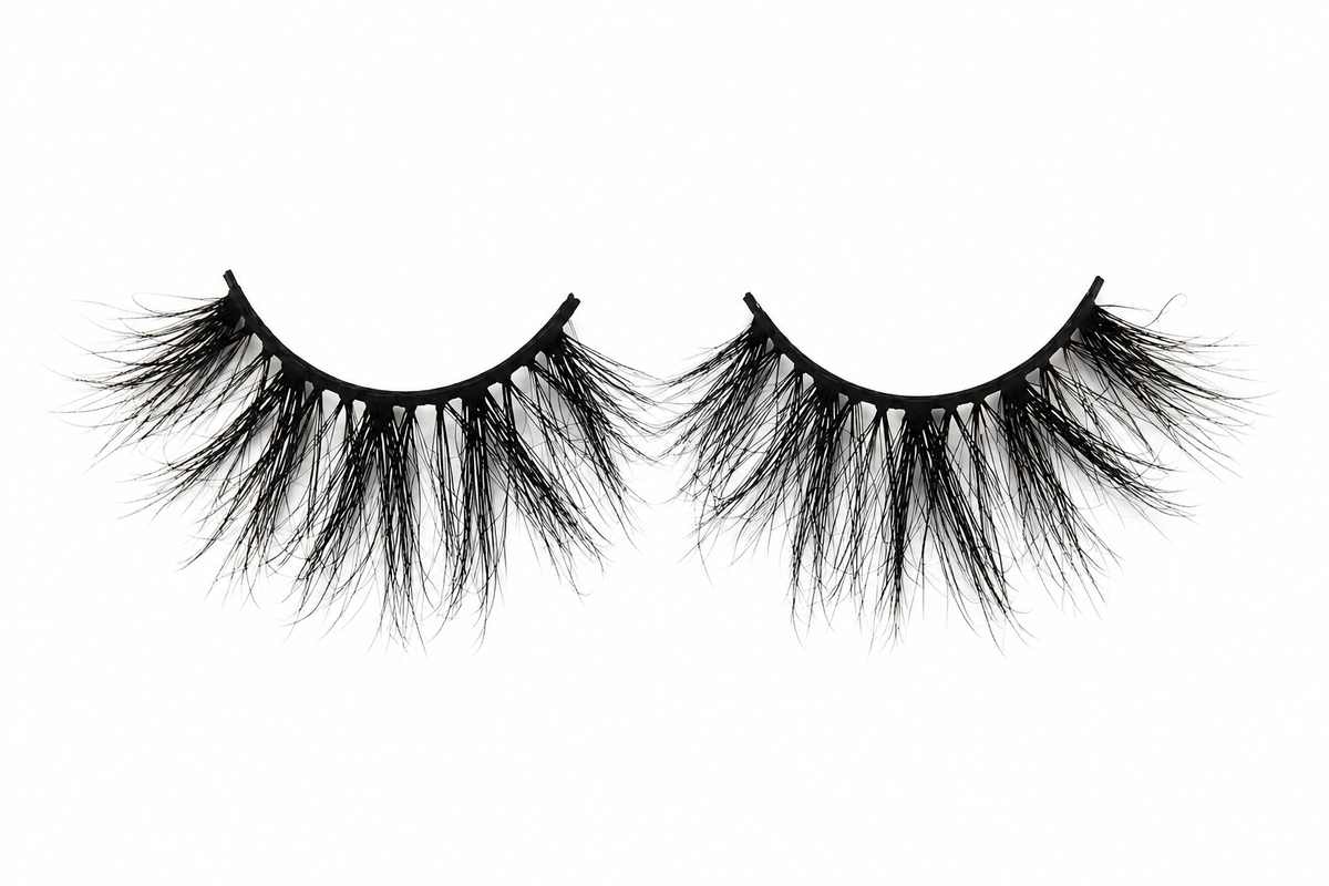 Presence Cosmetics lashes On fleek